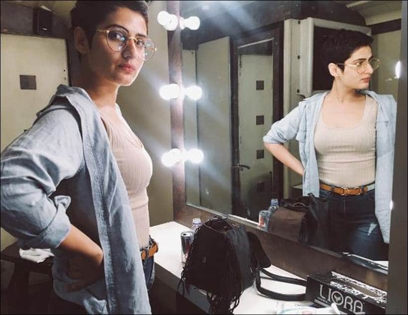 Thugs Of Hindostan actress Fatima Sana Sheikh shaved eyebrow picture goes viral on internet 