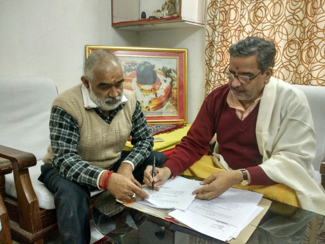 acharya pandit ashok dwivedi elected president oh vishwnath temple 