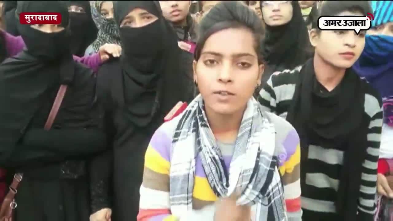 लैपटॉप वितरण