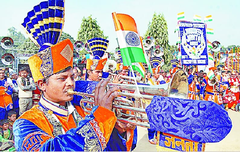 Popular, Sharma band got the first place