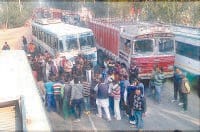 vichels driver, angry, protest, road jam, kaithal