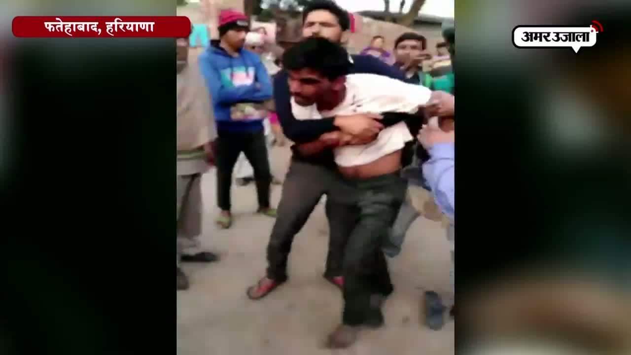 सब्जी दुकानदार को चोर बताकर की खूब धुनाई 