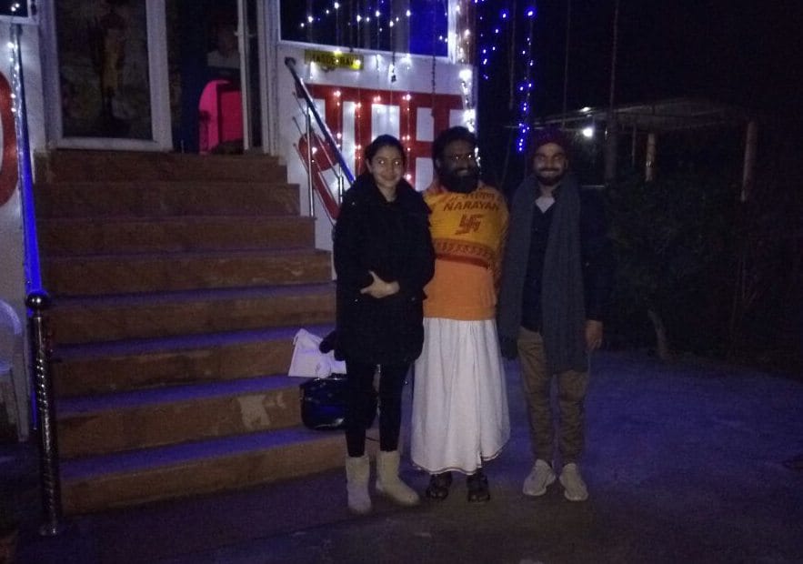 Virat kohli and anushka sharma get their priest blessings on Diwali 2018