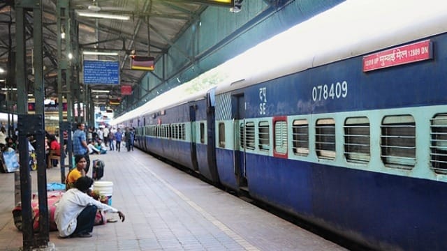 Railways revises flexi fare, offers 10% rebate