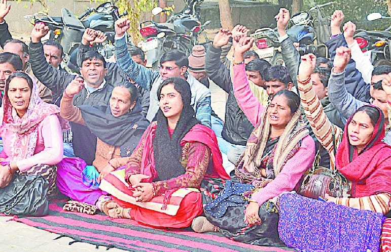 न्याय न मिलने पर सड़कों पर उतरेंगे शिक्षामित्र: वशिष्ठ