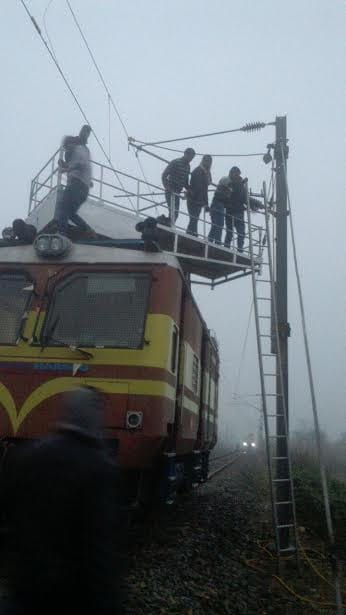 Bhatni stalled Chhapra-up railway track