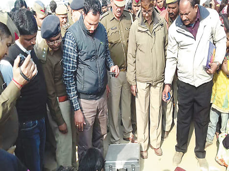 Rape and murder of the girl, put the body in the pond