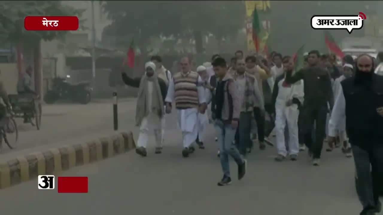 नकली करेंसी के साथ पकड़े गए खुशी गांधी के पक्ष में प्रदर्शन