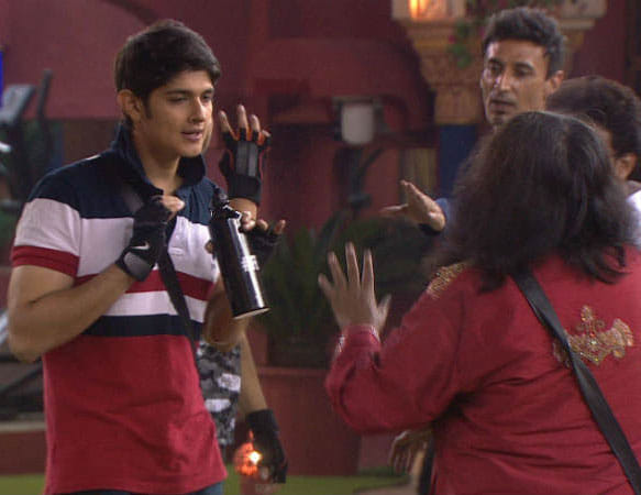 BIGG BOSS: Rohan Mehra locks himself in the bathroom