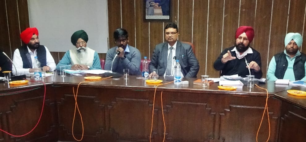 Deputy Commissioner Lee meeting, the election commission said instruction information