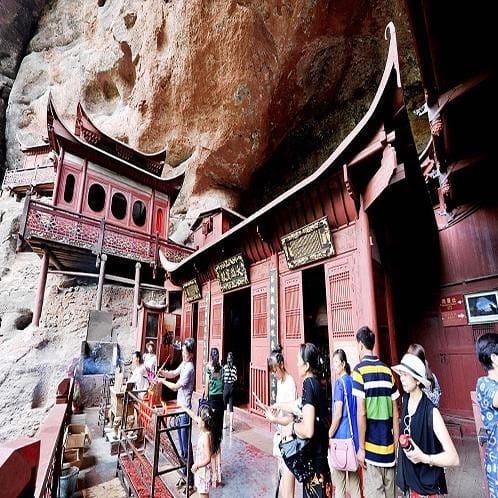 ganlu temple built on one wooden pole