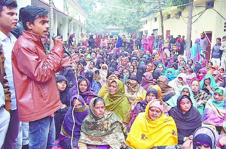 Seeks cane price at Rs 400