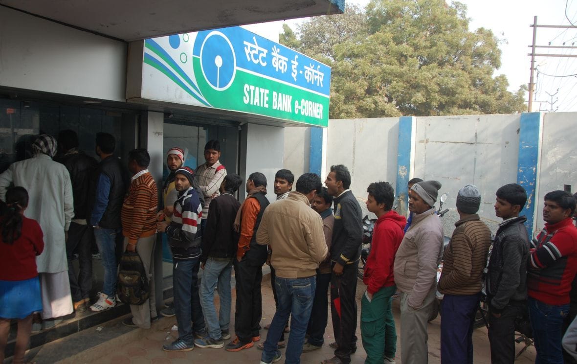 big problem for people after cash withdrawal limit increasing, now deposit old currency in rbi