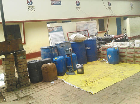  illegal liquor Caught in closed factory 