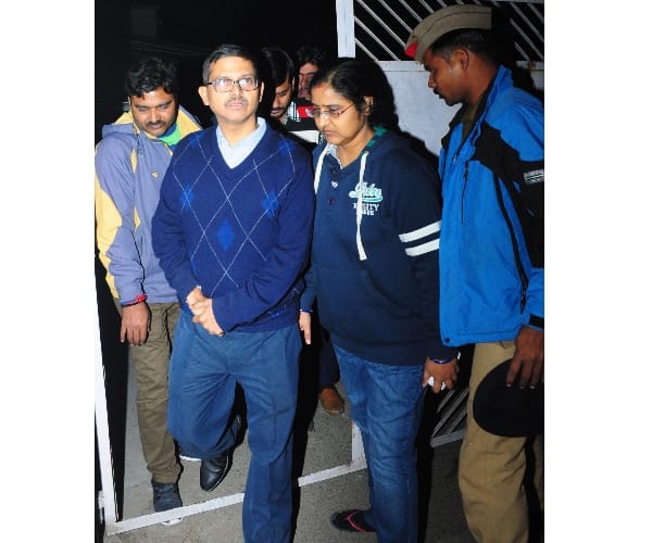 IAS sanjeev dubey commits suicide.