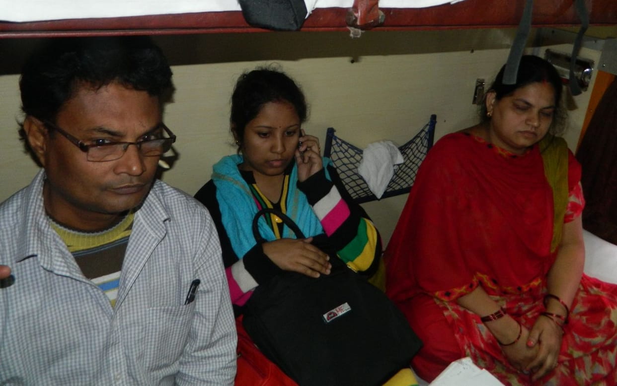Cash theft of rail passengers