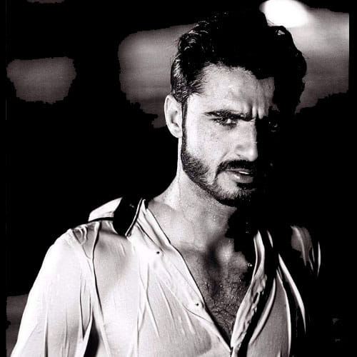 Latest photoshoot of the famous Pakistani ‘chaiwala’