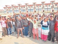 Open vegetable market places in the city, the new grain market shopper angry, Karna