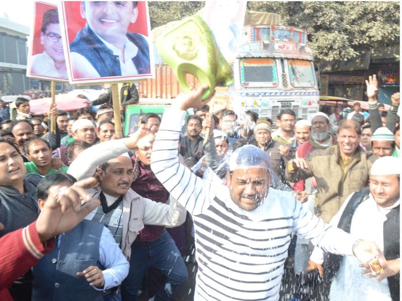Blocking traffic on highway protesting against Shivpal