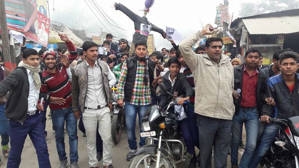Chief supporters came to the streets