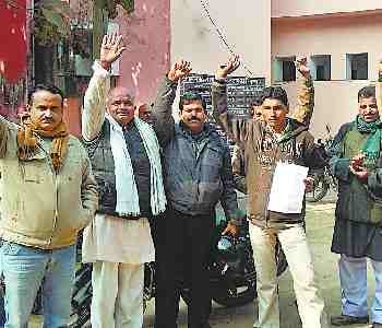 Villagers hoop SDM office
