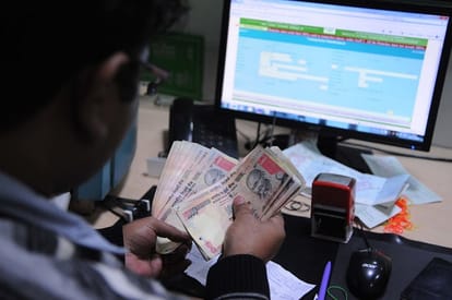 4 demonetisation moves made by government yesterday that could make your 2017 look less painful 