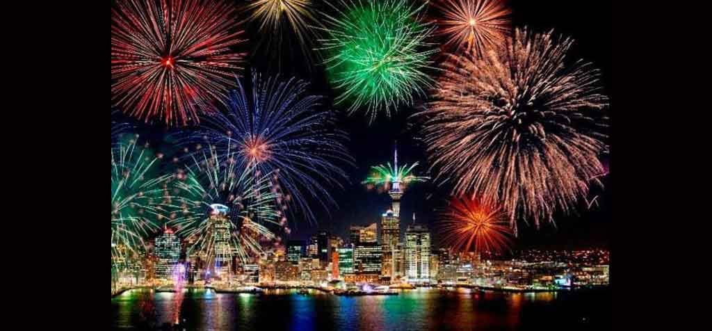New Zealand celebrates 2017 with spectacular fireworks display