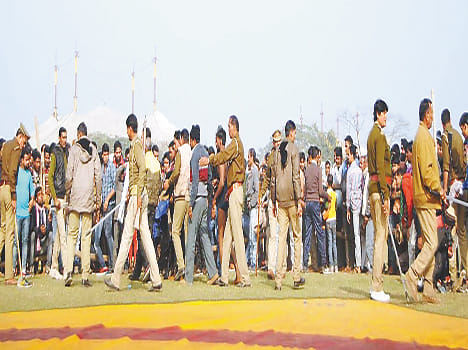 police lathicharge in dangal