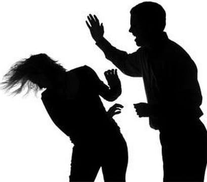 The boyfriend slapped him, pulled the victim's mouth blood