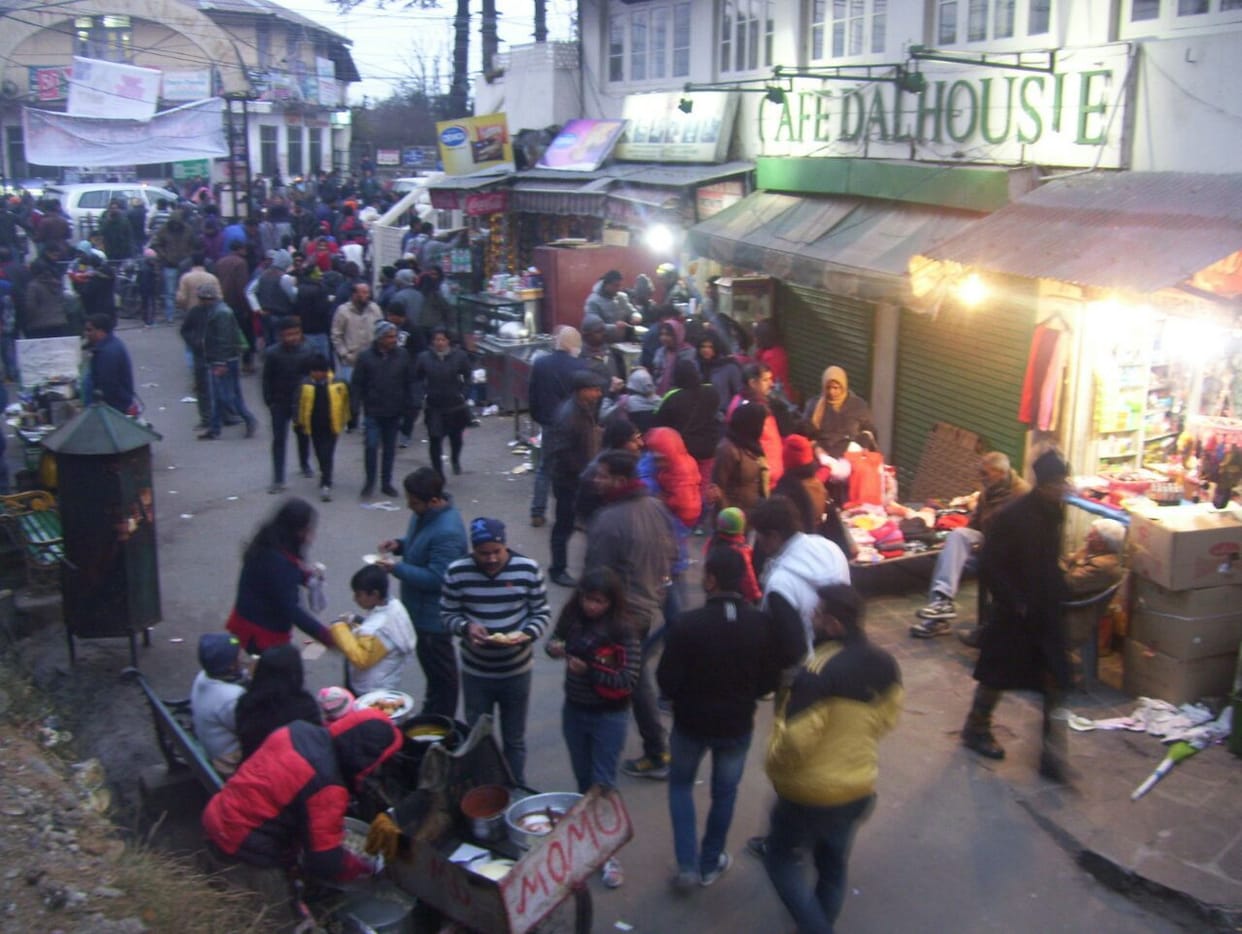 tourists in dhalousie