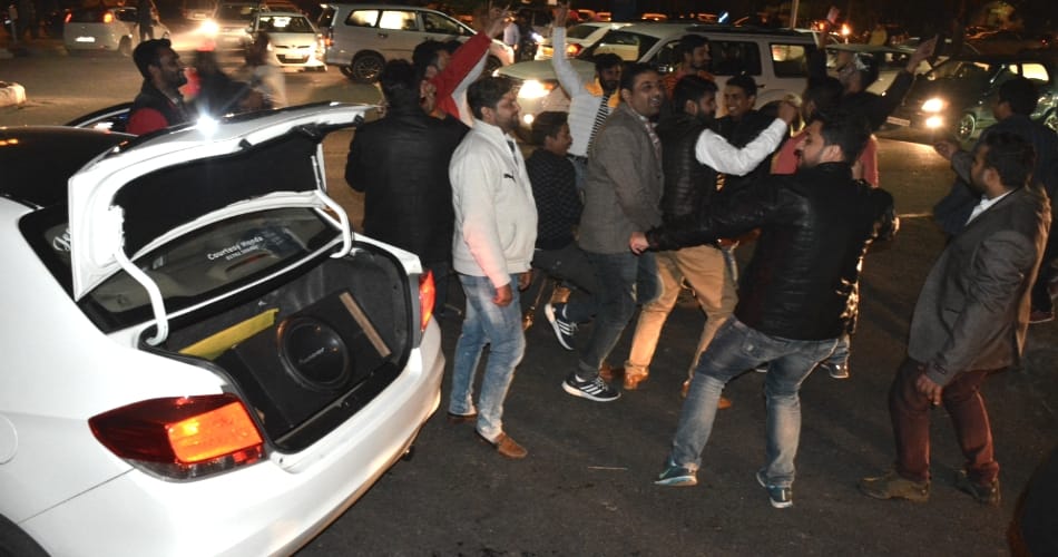 new year celebrations in chandigarh, aroma road celebration