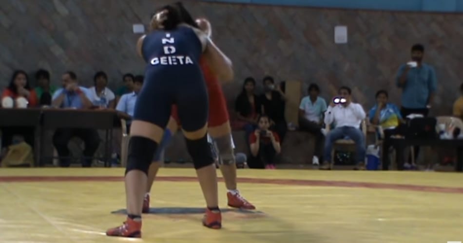 when sakshi malik and geeta phogat face each other match
