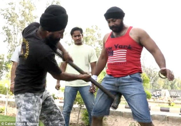 steel man amandeep singh is preparing to fight with Rhino
