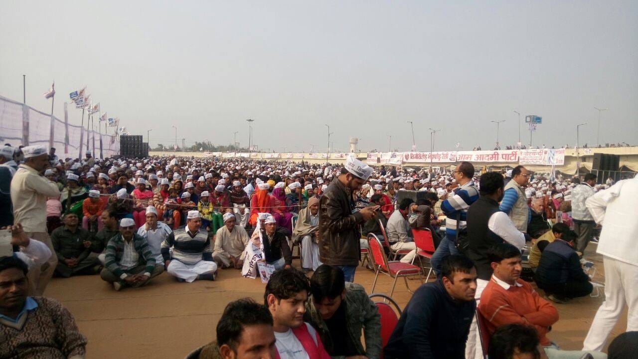 arvind kejriwal rally at rohtak on new year 2017 first day, more than 10 thousand people ganthering