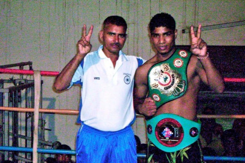 boxer pardeep sihag open challange to boxer vijender singh