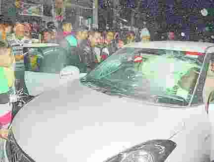 Mother and son in attack and firing at, arrested eight youths, Read full case