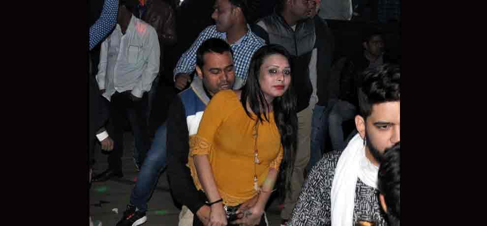  new year 2017 welcome celebration in delhi ncr and police celebration
