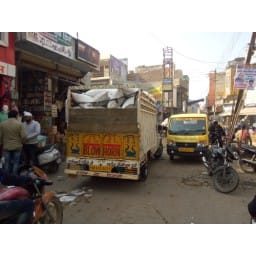 no, entry, bigest, van, market, trafic, buisnes, shopkeepar