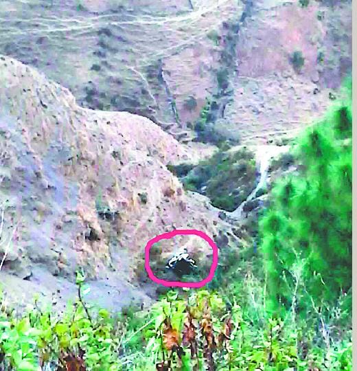 Jeep fell into 300 feet deep gorge near Mdlk