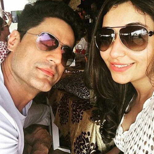 mouni roy celebrate new year party with her boyfriend