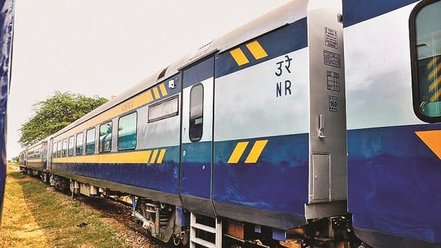 Sanjeev kapoor to curate menu for Tejas train