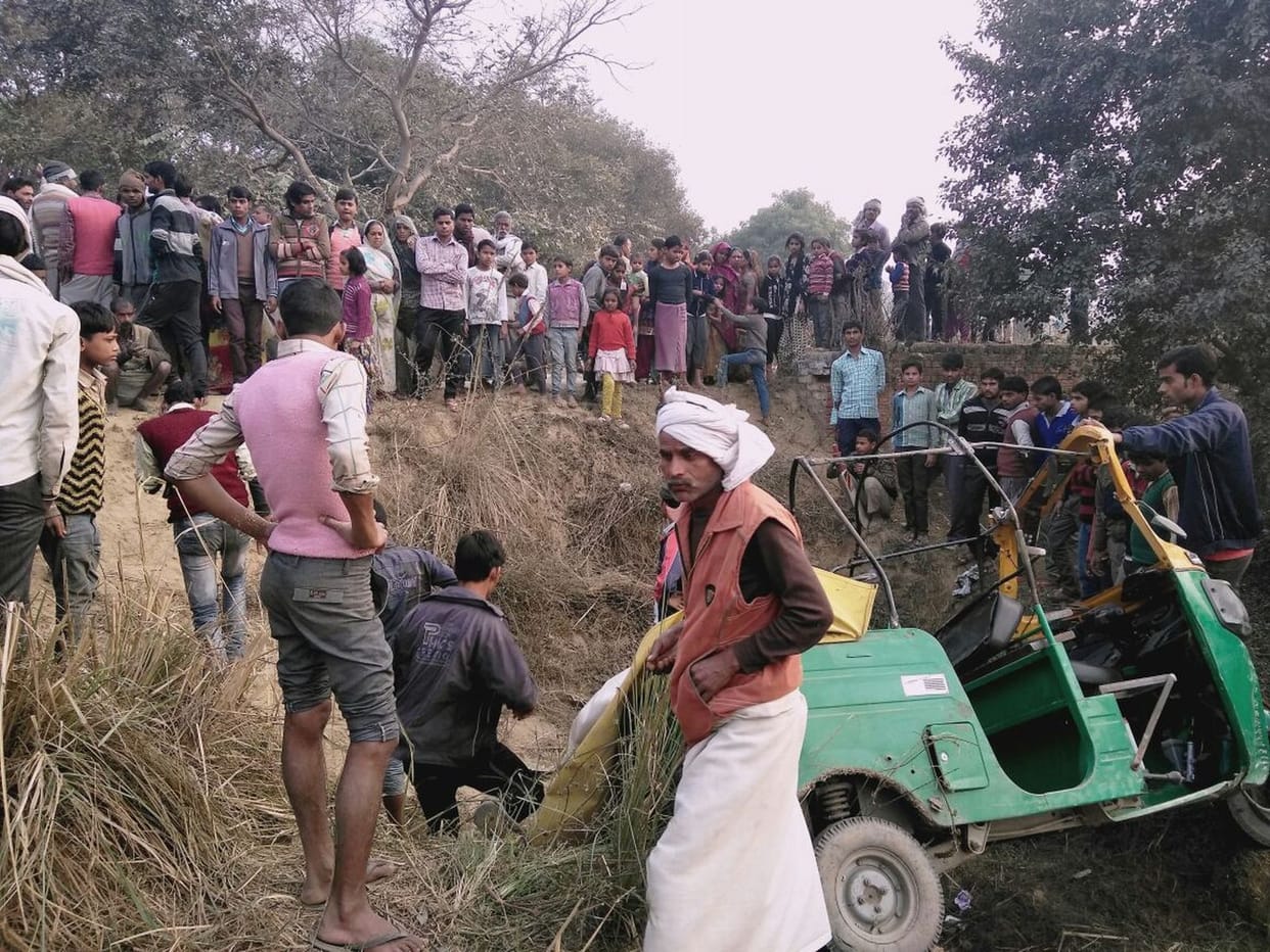 Tempo uncontrolled reflex in the ditch, five injured