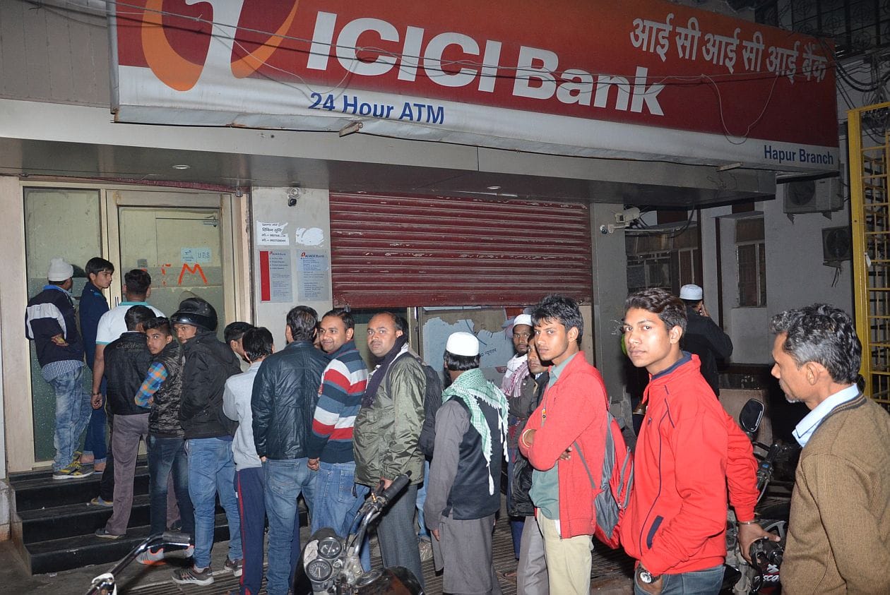 after sbi, icici bank atm dispensed 2000 rupee fake note at rohtak of haryana