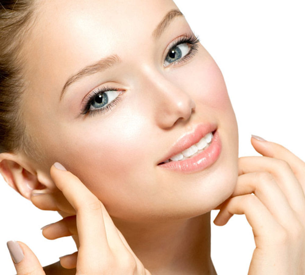 neem oil not only maintain your glowing skin but also gives you wrinkles free healthy skin