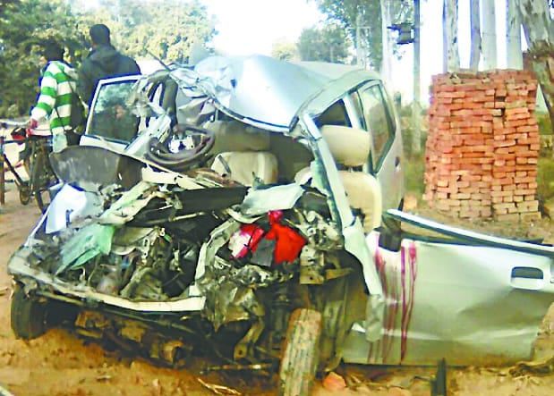 Two young men died in the accident in bijnor
