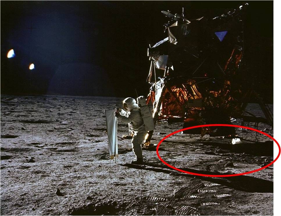life in moon like earth 