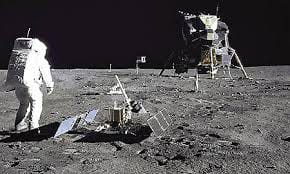life in moon like earth 