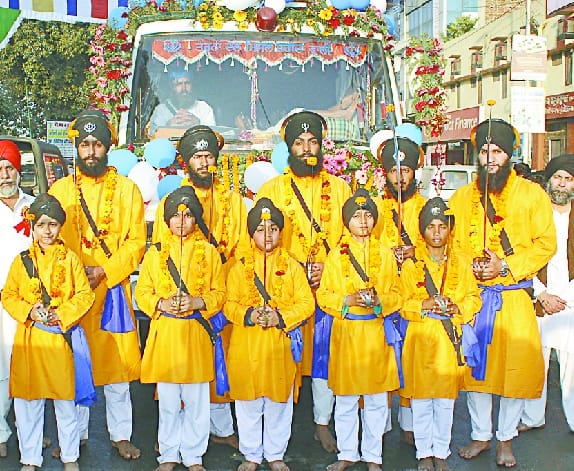 Sikh youths thrilled feat show