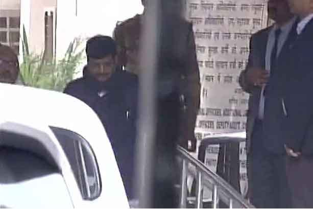 LIVE Samajwadi Party crisis is power struggle 