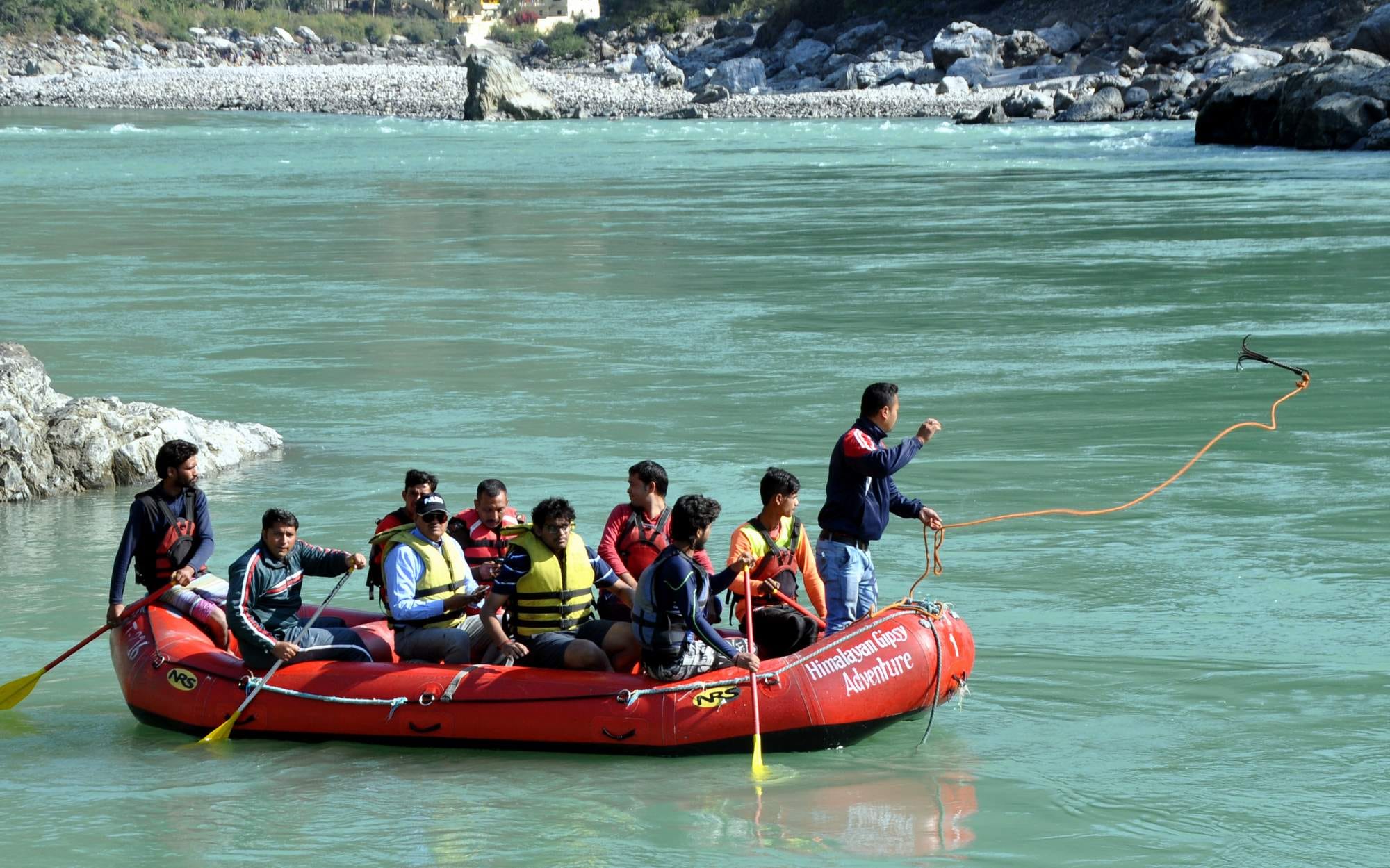 two mumbai student swept away in ganga.